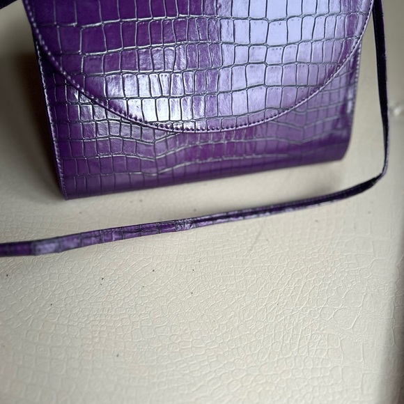 Ladies purple, faux croc clutch. - Picture 3 of 3